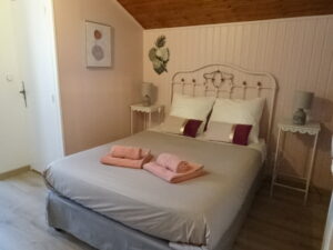 Chambre Romantique avec vue village et montagne